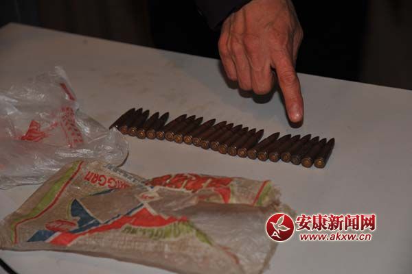 1����������ĳ�������ڳ�վ�㳡���ӵ�.jpg