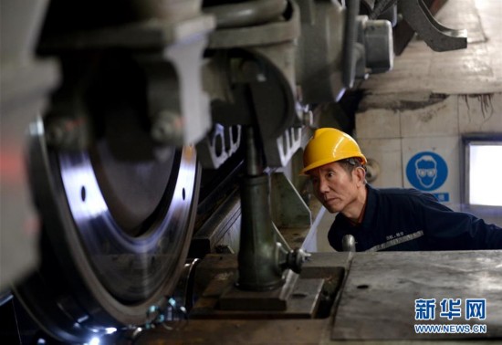 ���´��߻��㣩��1����ͷ���޽�ʦ���½��е����һ�ഺ�˸�