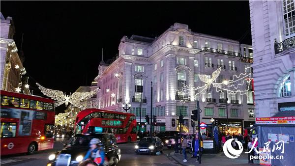 Ӣ���׶��ŵƽ��ӭ�Ӵ�ͳ���գ���ͼ��