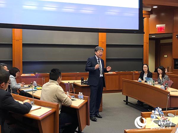 �������Ŷ��¾���ϯ����ϯִ�й��������ڹ����ѧ�ݽ�������������ʱ������ҵģʽ������������������㡣