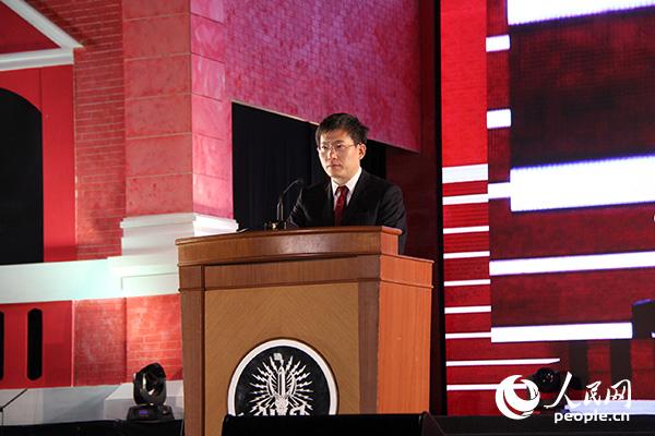 �й�פ̩����ʹ�����ڡ�����˿��֮·��չ����Ļʽ���´ǡ��������