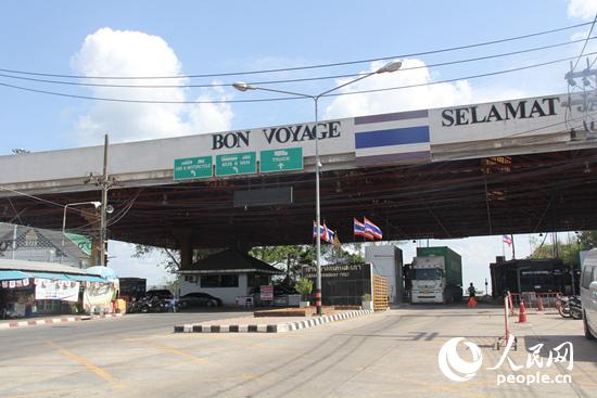 λ���ο�����ɳ���ڰ���̩������Ҫ��½·��ͨ�ؿڣ���ɳ���ͰͶ���ɯ�ڰ���ó�׶��ռ̩����ó�ܶ��50%���������