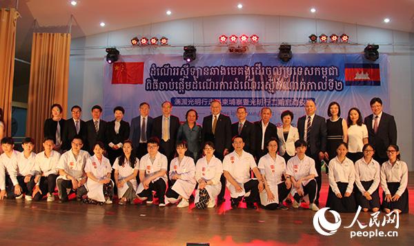 ���ع������߽�����կ�߹����ж���������ʽ�ڽ�߾���