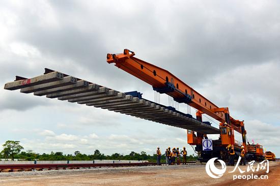 8�գ���������������·��ʼ�̹졣������