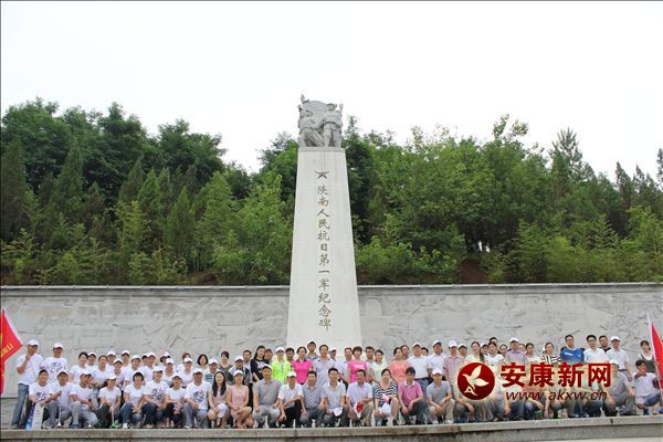 ����־Ը���񣬺���һֱ��·��  ������ �㣩.JPG