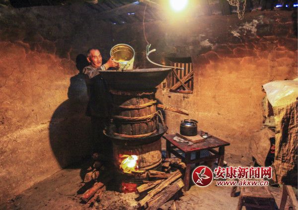 烤酒2+作者:何琦+身份证号612423195912010012+地址:安康水电厂+电话:13325350388_mei