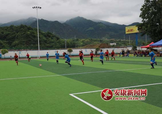 Ů����������ֳ��������  ��.jpg