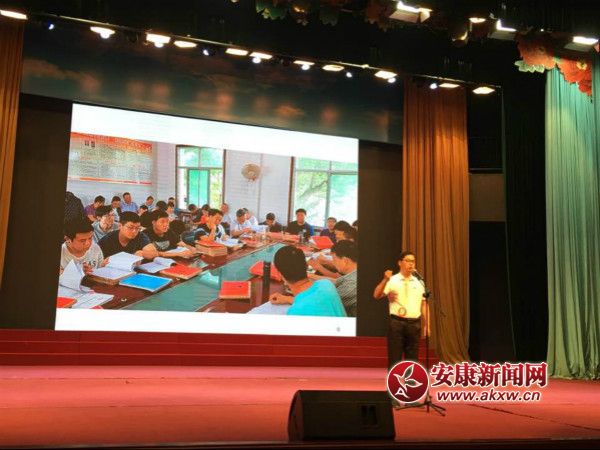 汉阴举行“脱贫攻坚我当先锋”主题演讲赛 柯燕摄3_meitu_1.jpg