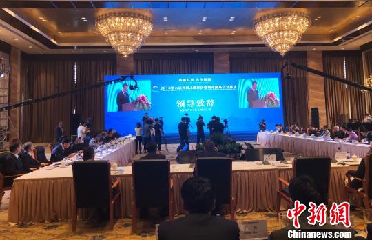 ������˿��֮·���ô�����Բ����������Ļ