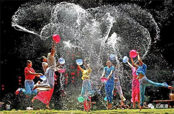 ��������