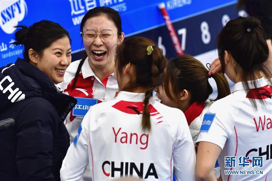 (体育)(3)冰壶——青海国际精英赛赛况