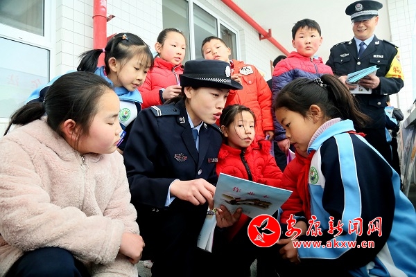 1.������վ�ɳ����񾯸�ѧ���ǽ����ճ���·��Ӧע������.jpg