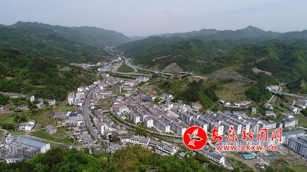 ������&ldquo;������ͻ��&rdquo; ���������ǨȺ�ڰ�����ҵ (3).jpg