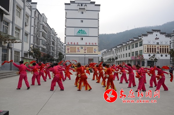 ������&ldquo;������ͻ��&rdquo; ���������ǨȺ�ڰ�����ҵ (2).jpg