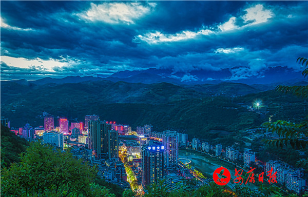 ̫����ҹ��