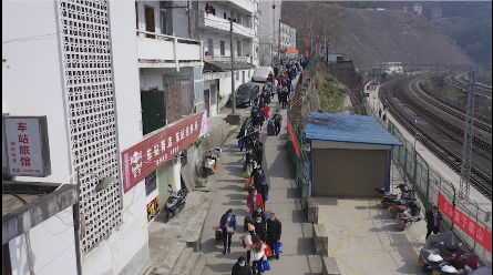 ����1729������Ա���ר�з��ڸ���