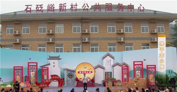 ȫ������ƶ���ᡱ�����¼Ƭչ����ϵ�м�¼Ƭ��Я�ֱ�С����֮����ƪ