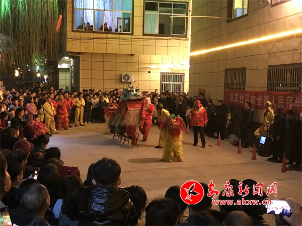 ������ٰ�ϵ�С������ס���Ԫ����Ѱ��Ե���