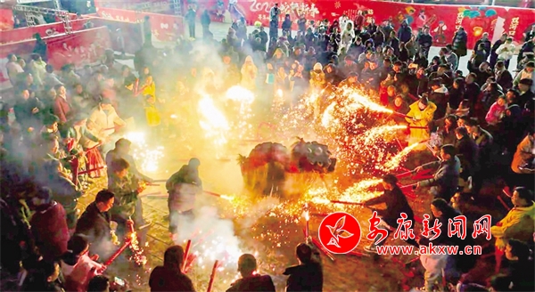 �Ļ��й��� | ˫�ӿڹ����ջ�ʨ��