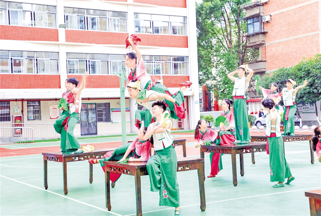 �赸����ˮ�ϡ�