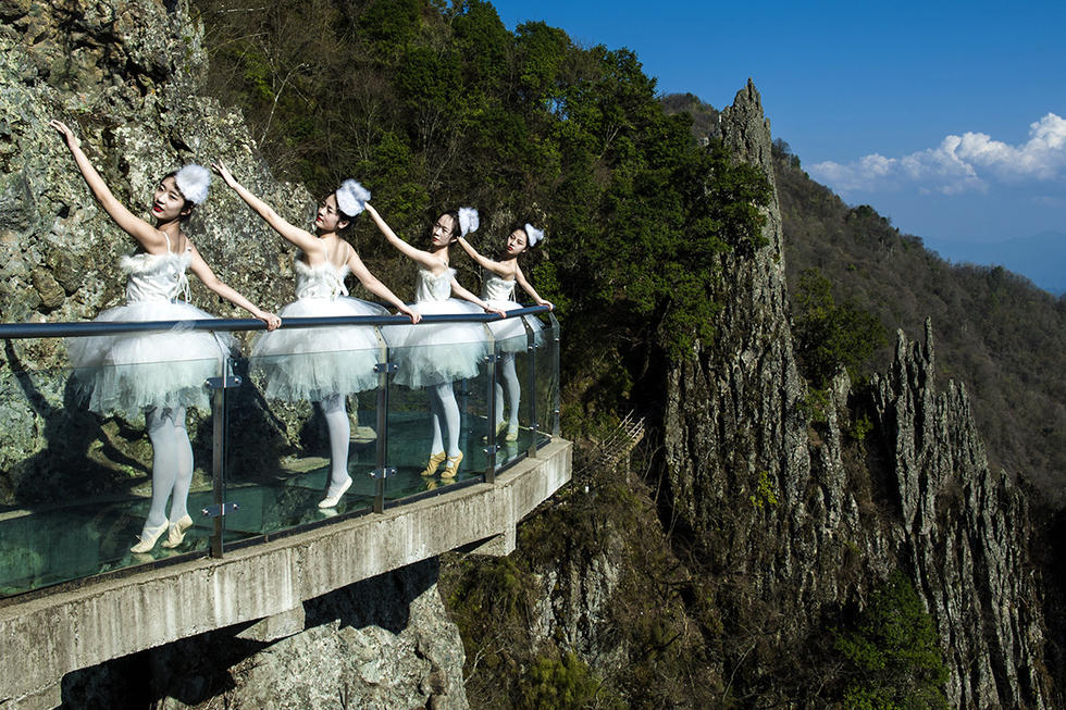 �����Ϲ�ɽ�ϵĿ��а���