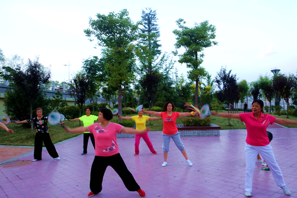 �ḻ��ʵİ���ʢ��