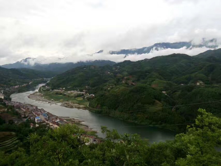 �ƺ�����ɽ