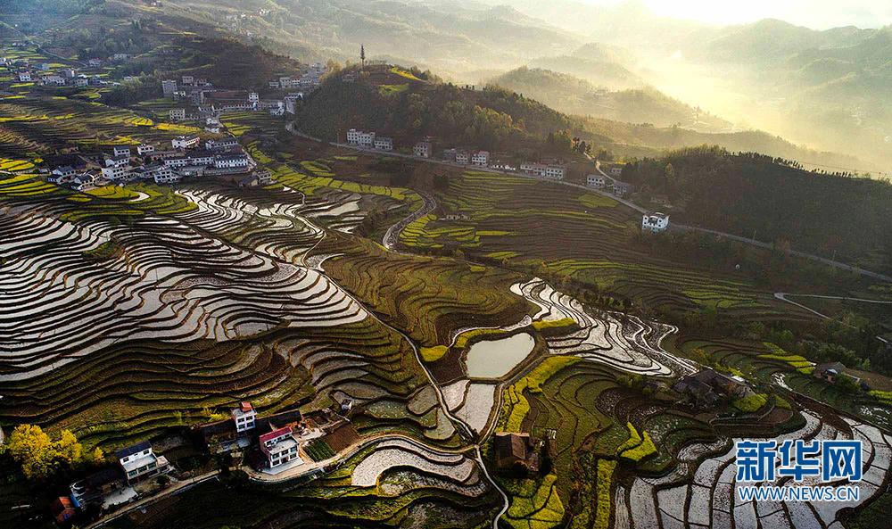 �������߹����� ��ˮ��ӳչ����