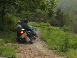 ��ɽ���Ů�ʵ�Ա